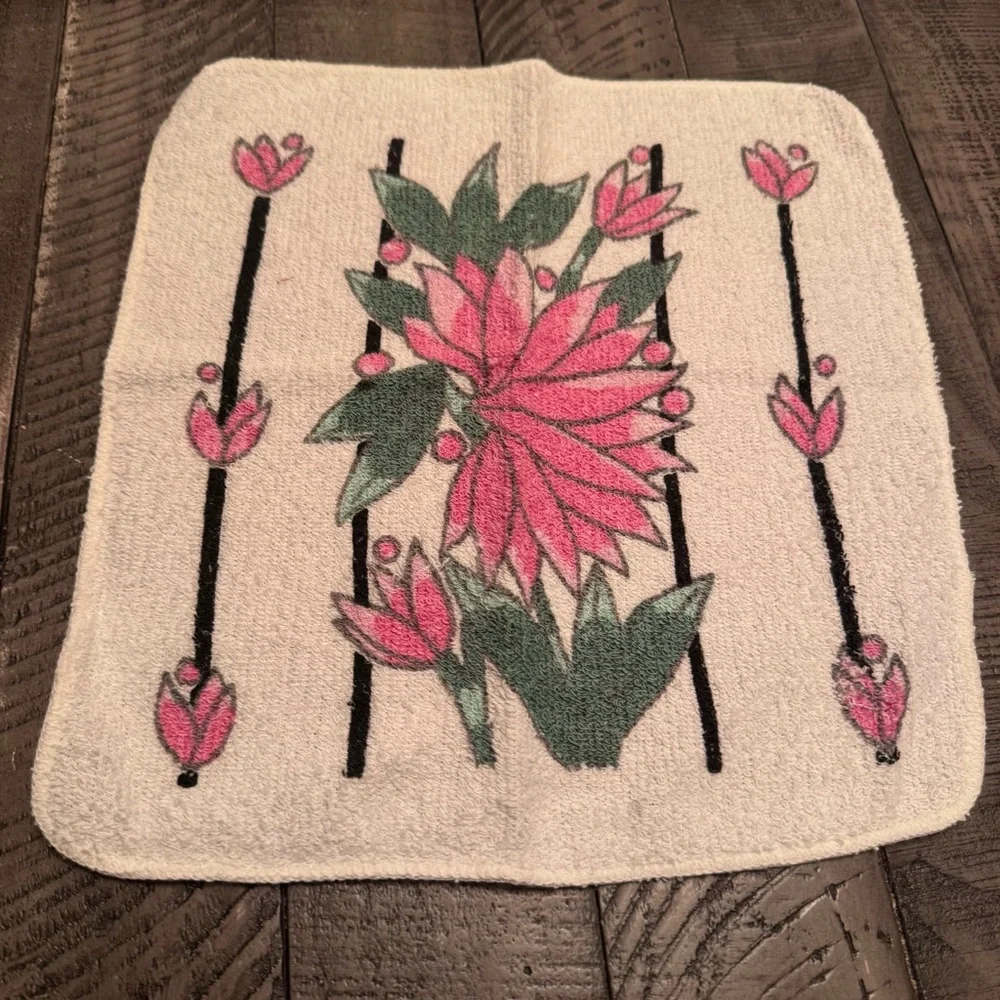 Dundee Vintage Bath Towel Wash Cloth Set White Pink Floral Bathroom Decor‎ New